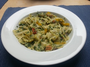 Pasta with spinach gravy